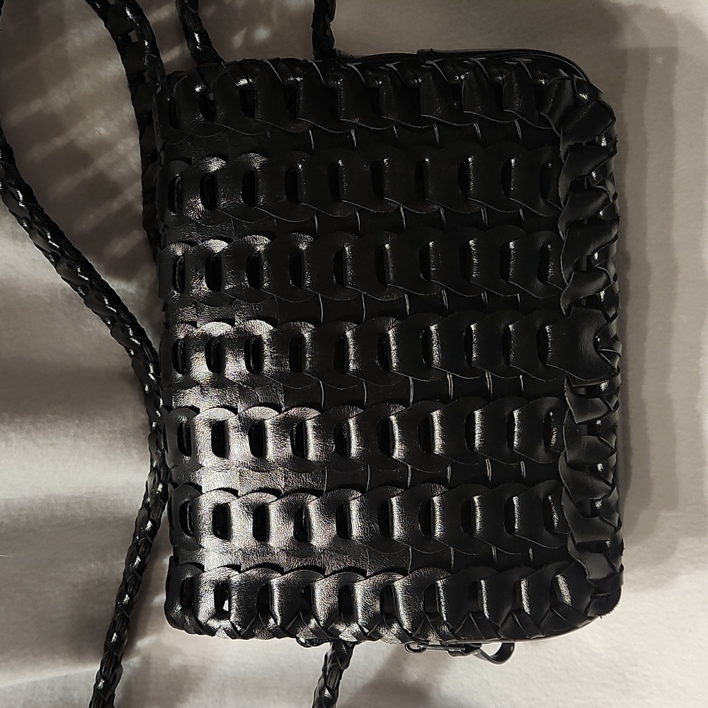 Elegant Black Woven SHOULDER Or CROSSBODY Bag - Picture 11 of 12